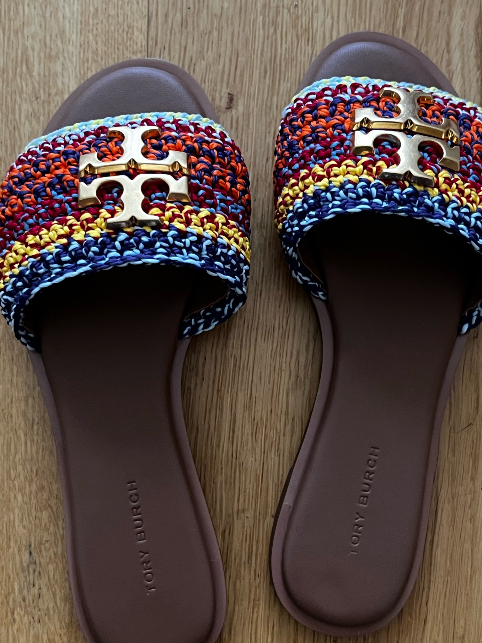 Summer Sandals / Slides
Tory Burch Multicolor
Size 6

Country concert / Taylor swift concert

#LTKshoecrush #LTKsalealert #LTKstyletip