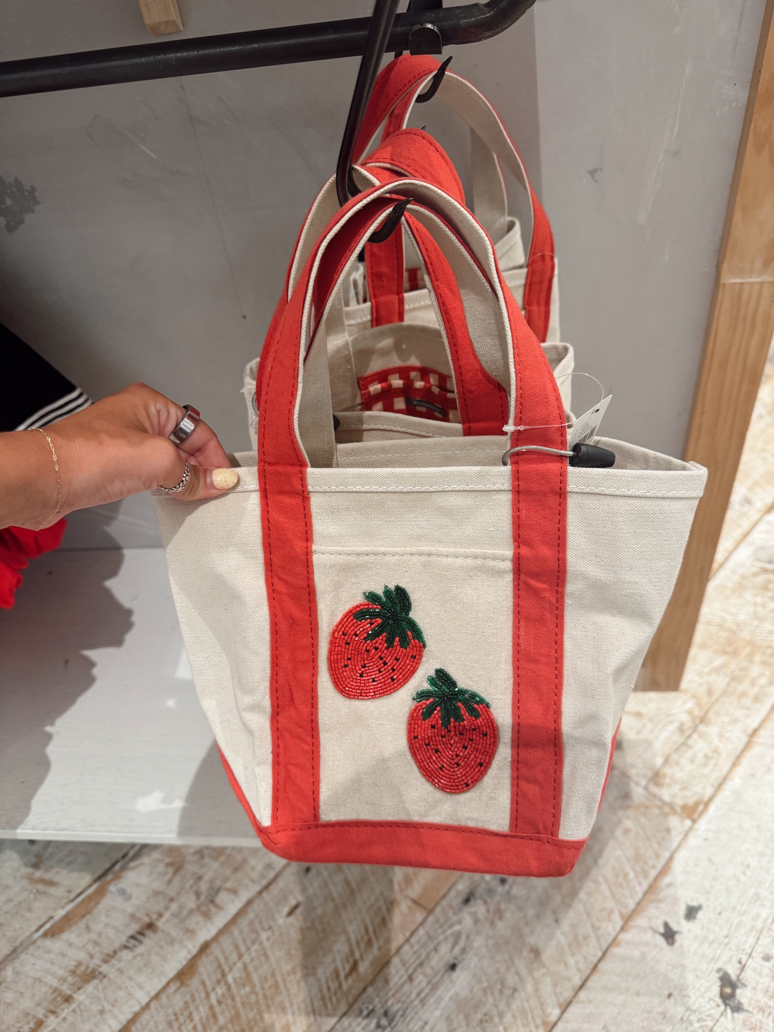 cutest summer bag🥰🤍

#LTKSummerEdit #LTKOver40 #LTKSeasonal