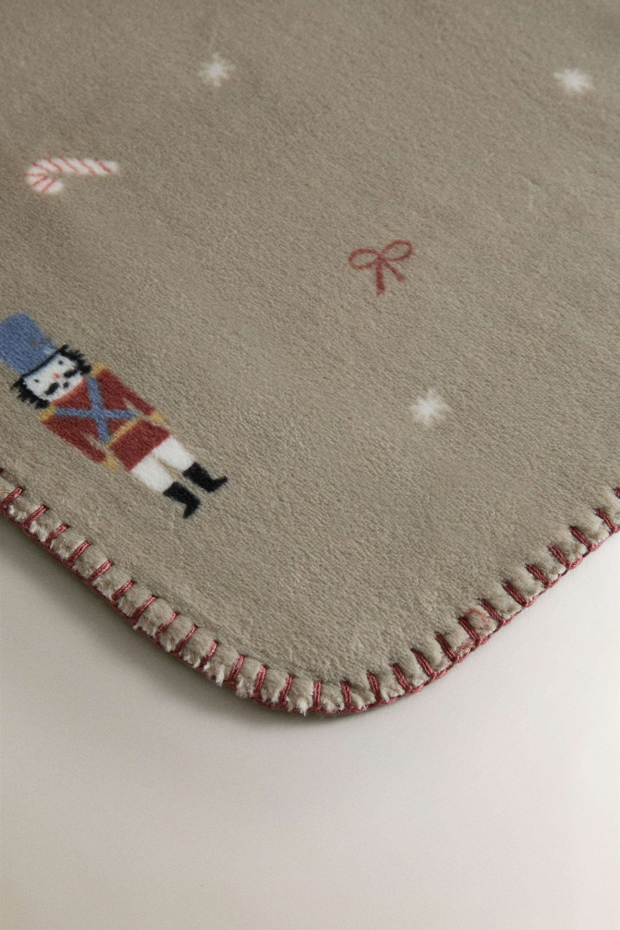 CHILDREN'S FLEECE CHRISTMAS NUTCRACKER BLANKET | Zara UK