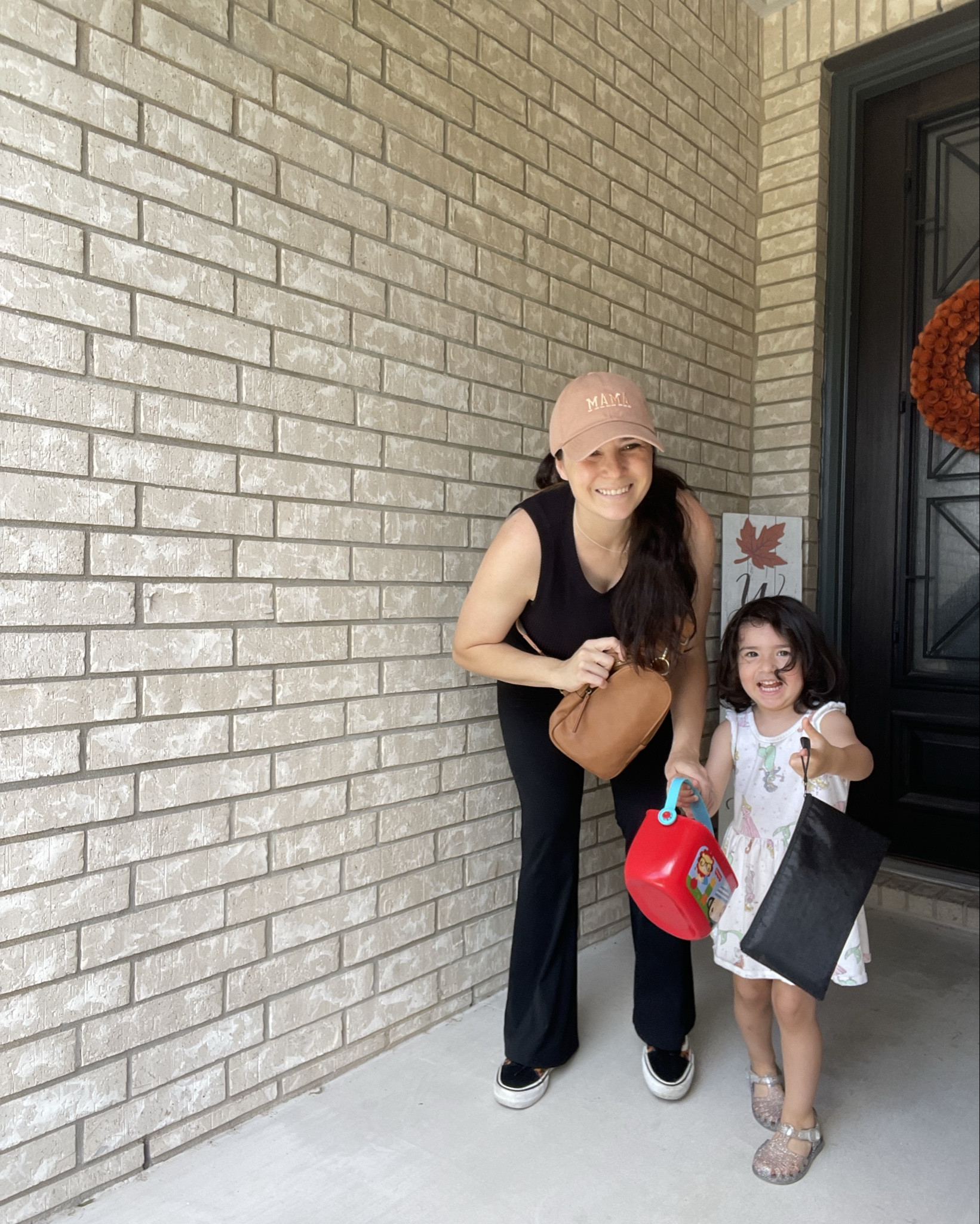 Busy mama on the go outfit perfect for everyday. Absolutely love these buttery soft flare yoga pants 🖤

#LTKStyleTip #LTKFindsUnder50 #LTKSummerSales