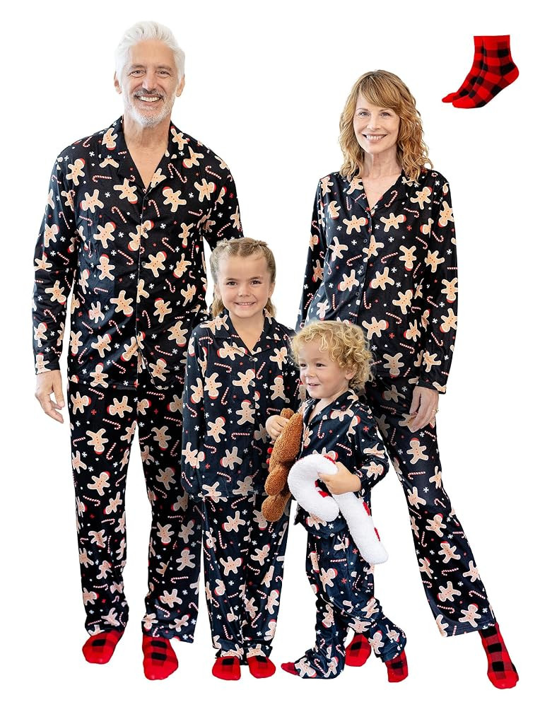 PATPAT Family Christmas Pajamas Matching Sets, Button-Down Pjs Includes Buffalo Plaid Socks Cozy ... | Amazon (US)