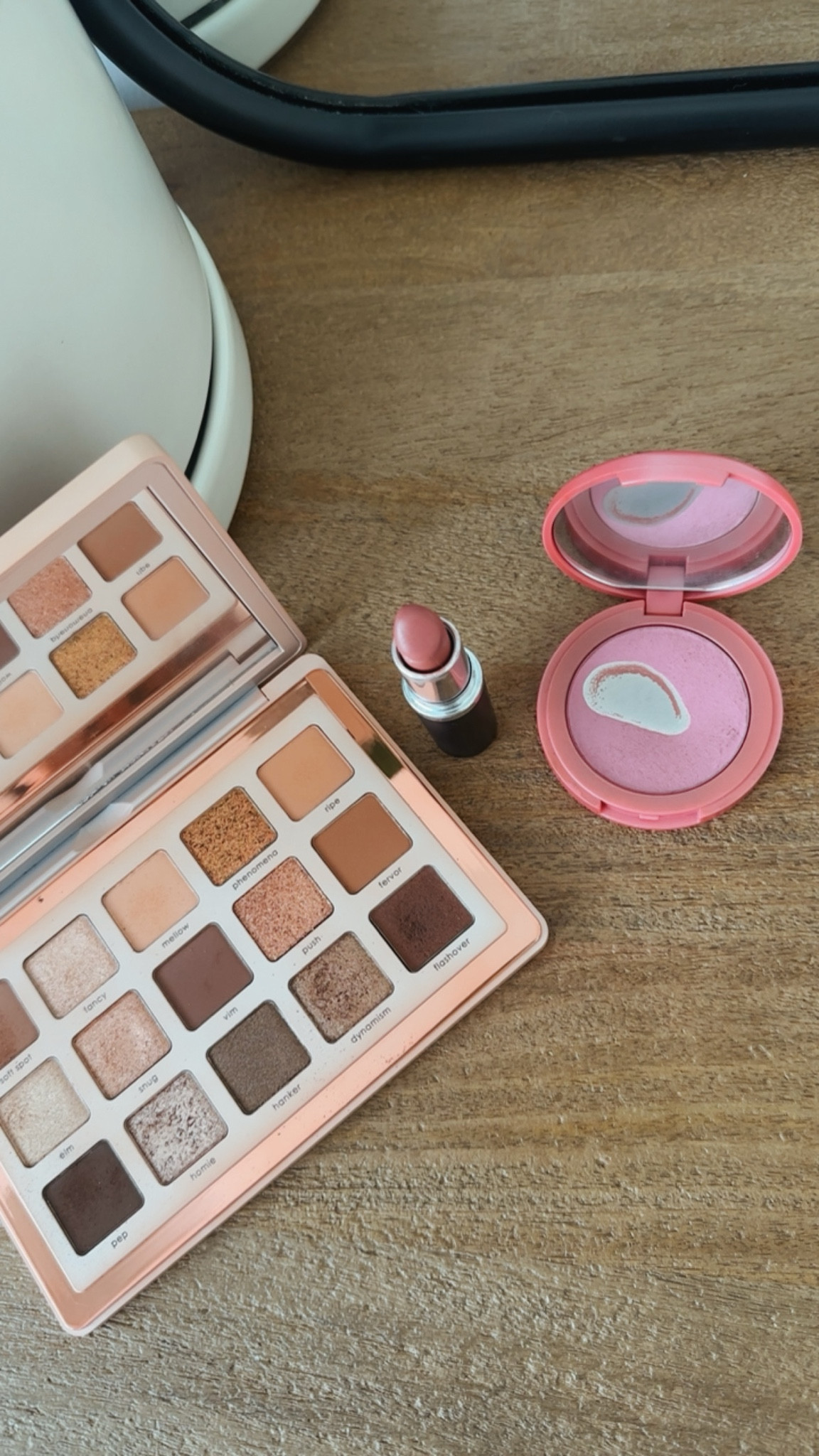 Velvet Teddy by Mac
Dollface by Tarte
I need a Warm eyeshadow palette 

#LTKBeauty #LTKFindsUnder100 #LTKFindsUnder50