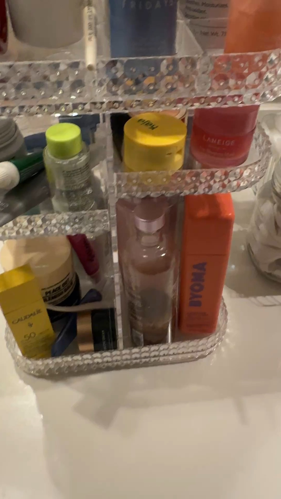 My favorite organizer from Amazon. Holds all of my skincare products on my bathroom counter and it’s super chic.

Makeup organizer, skincare organizer, organization products, organization tips, spring cleaning, spring organizing, vanity organization, Amazon, Amazon finds, Amazon organization 

#LTKBeauty #LTKHome #LTKdayinmylife
