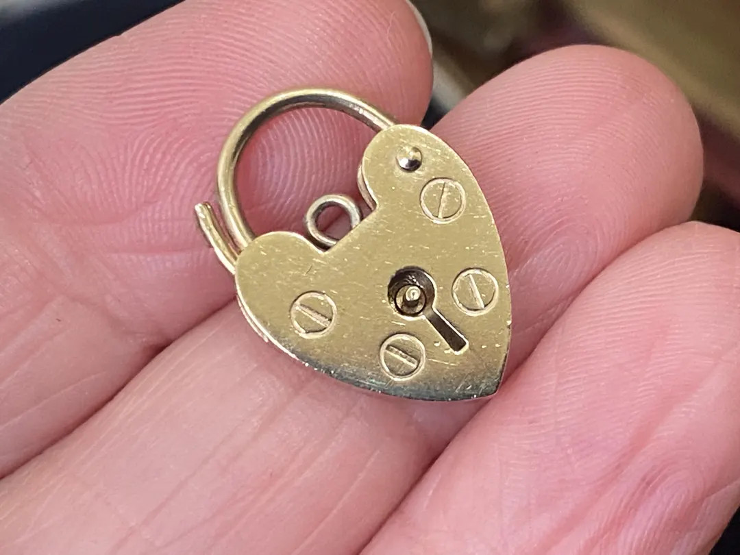 Beautiful Vintage Hallmarked 375 9ct Gold Heart Shaped Padlock Charm for Bracelet/necklace Pendan... | Etsy (US)