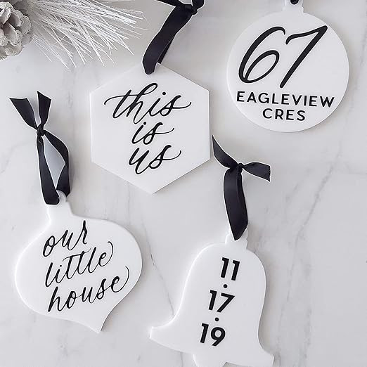 UNIQOOO 3" White Acrylic Christmas Ornament, 4 Classic Blank Christmas Bauble Tree Decoration | R... | Amazon (US)