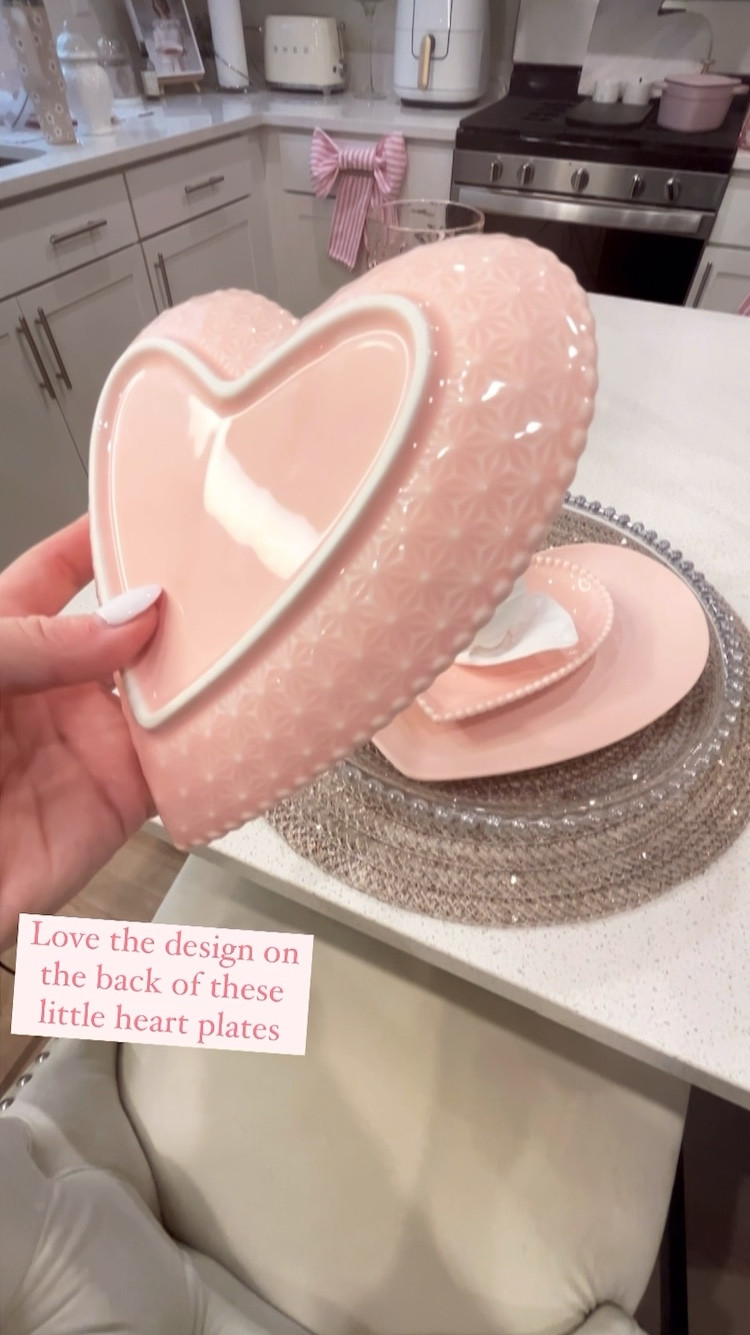 Prettiest Heart Plates!
🤍

#LTKparties #LTKSeasonal #LTKMostLoved