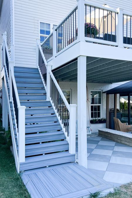 What I used to makeover my deck this fall!

Deck Boards: Foggy Wharf



#LTKhome #LTKSeasonal