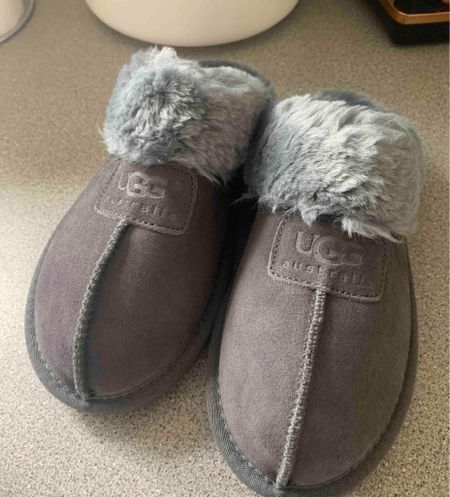 Ugh slippers #dhgate #dhgatefinds #boujeeonabudget 

#LTKstyletip #LTKshoecrush #LTKFind