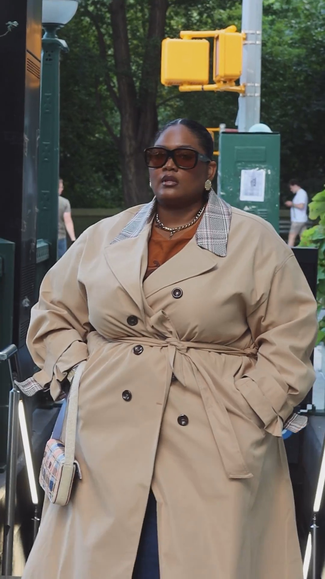 Hello Fall: Mastering the Art of Layering

Happy first day of Fall, Mis Amores!
This is for my plus size ladies that love playing with layers and statements like me. Because sometimes, the coat/sweater is the whole outfit. Comment trenchcoat to get the outfit details.

#LTKFallSale #LTKStyleTip #LTKPlusSize