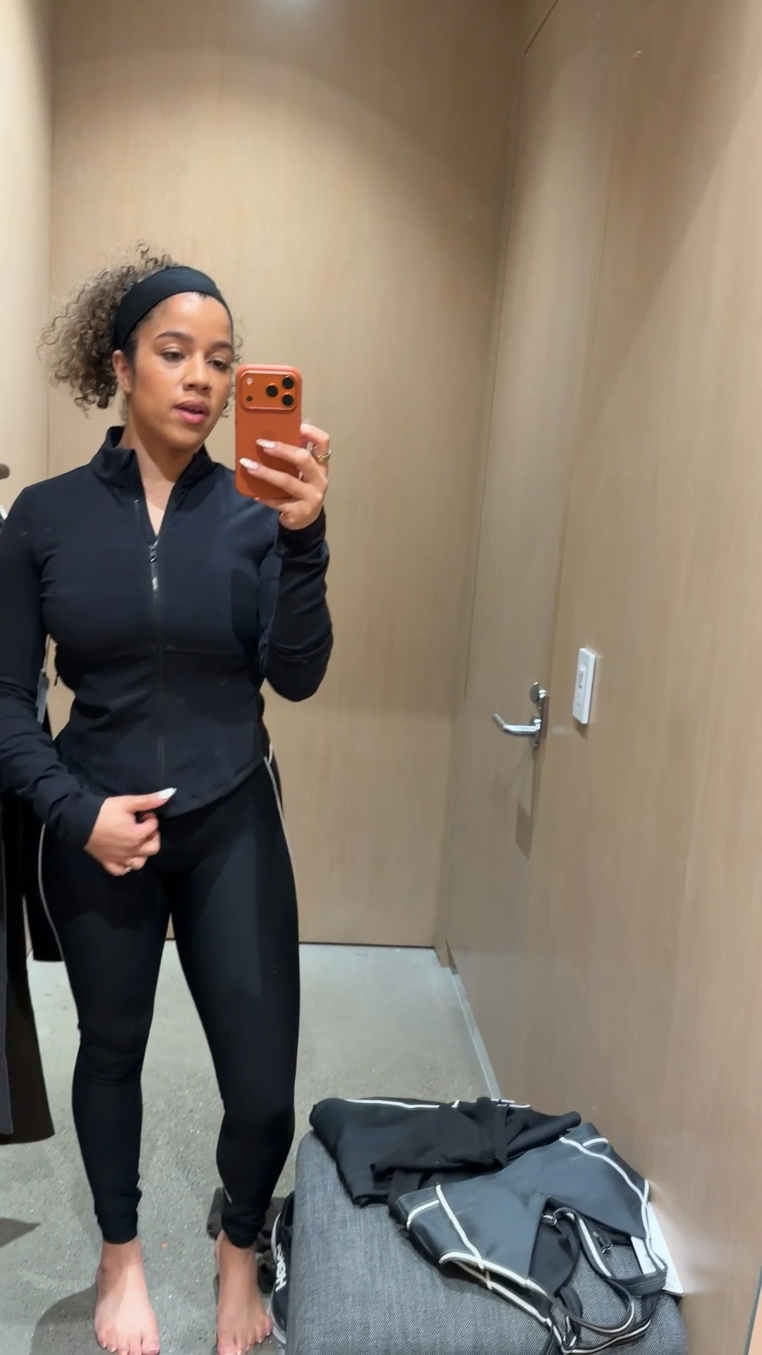 For all of your New Year’s resolutions you need cute workout sets and a wellness tracker! 