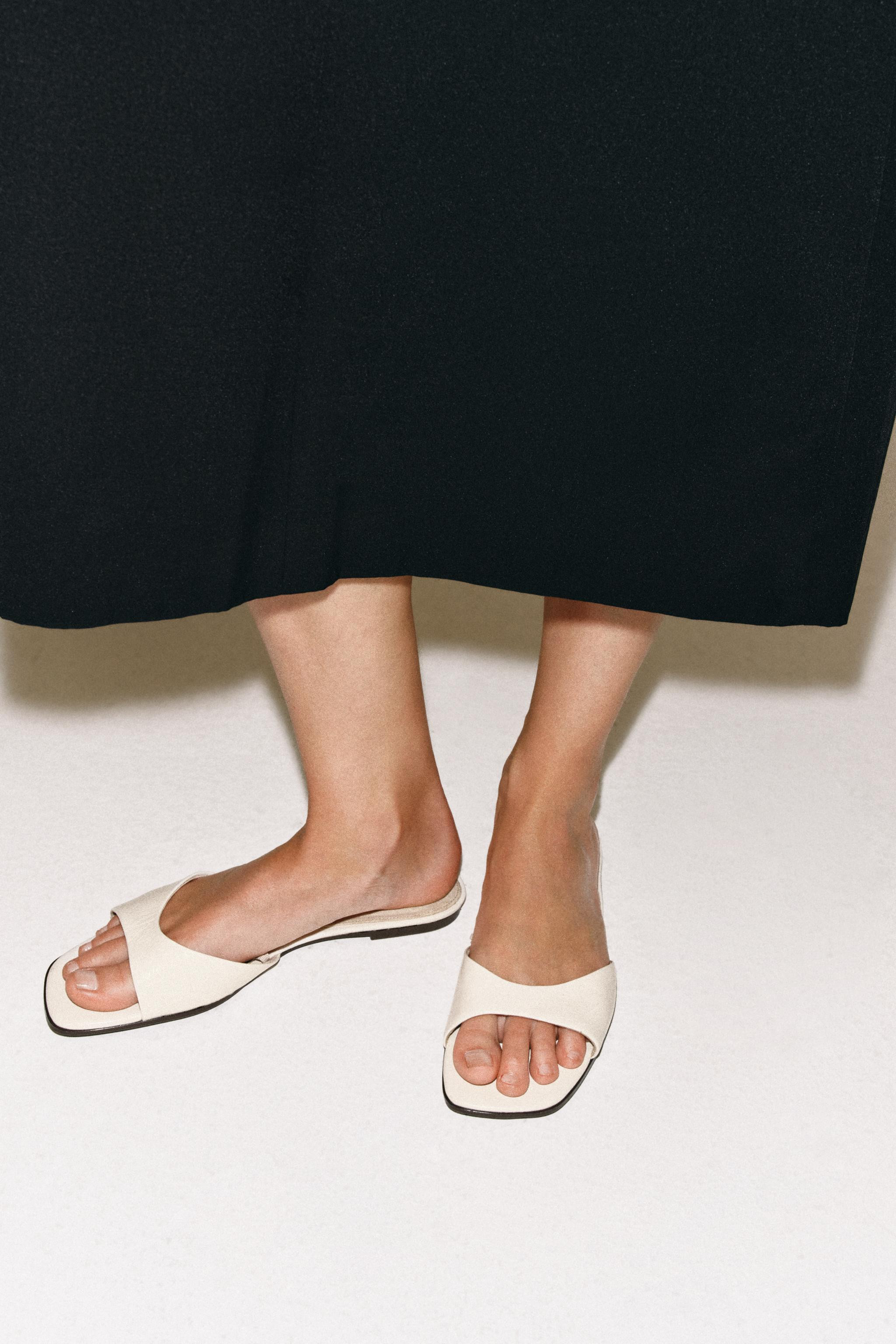 FLAT LEATHER SANDALS | Zara US