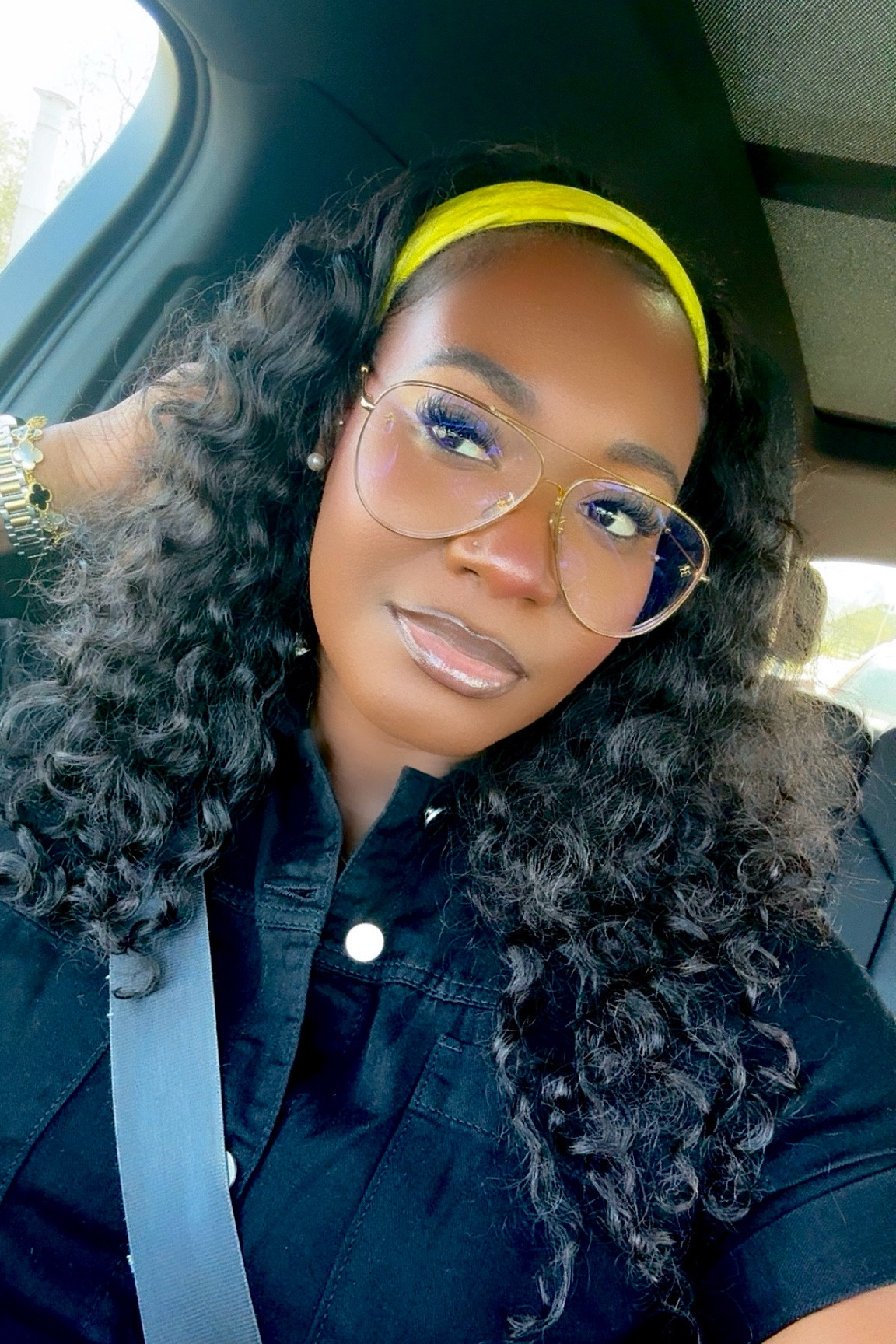 Basic makeup look + Cool Frames + Curly Hair + Pop of color  = Perfection 👌🏾

Shop basic makeup essentials and cool frames below. 😌😍


#LTKBeauty #LTKStyleTip #LTKMidsize