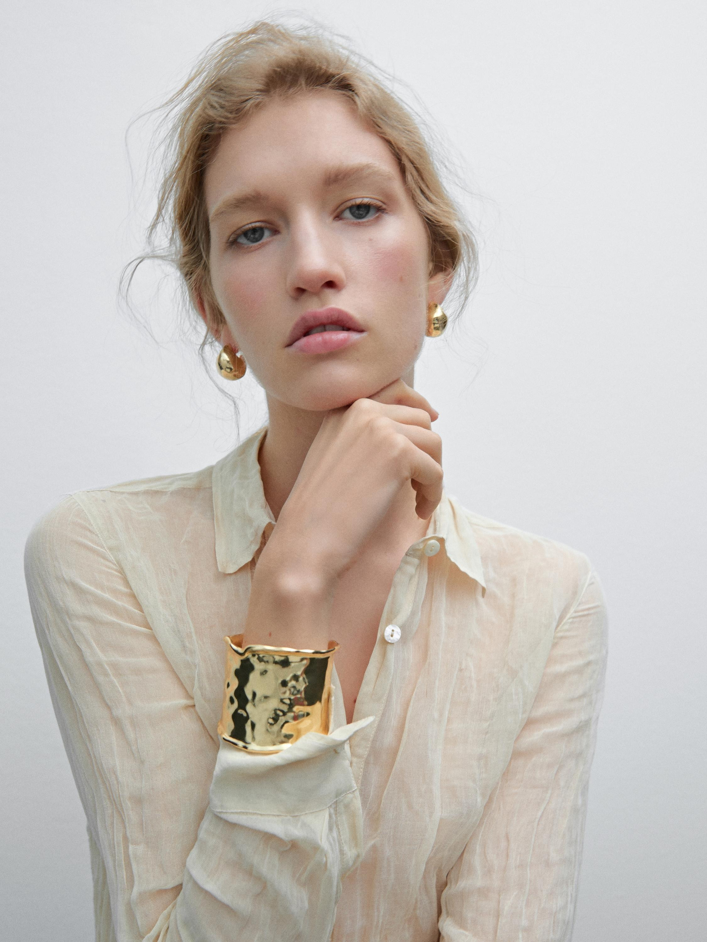 Asymmetrisches Armband mit Textur | Massimo Dutti DE
