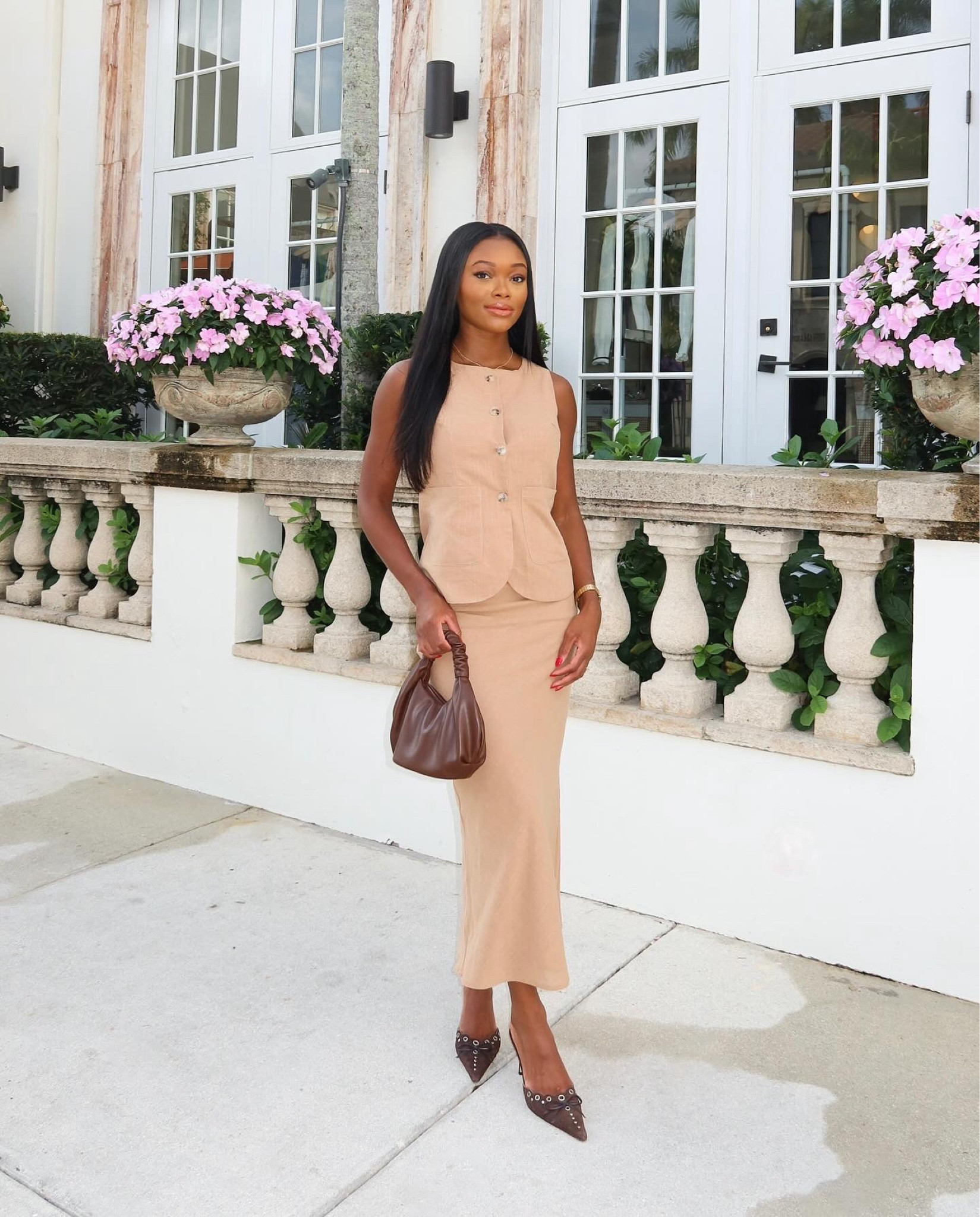 Love this linen set for spring! Wearing a size small. I recommend sizing up! 🌸

Linen set, matching set, brown heels, Tony Bianco heels, brown mules, Amazon bag, brown bag, spring style, summer outfit, Palm Beach outfit 

#LTKItBag #LTKSeasonal #LTKShoeCrush