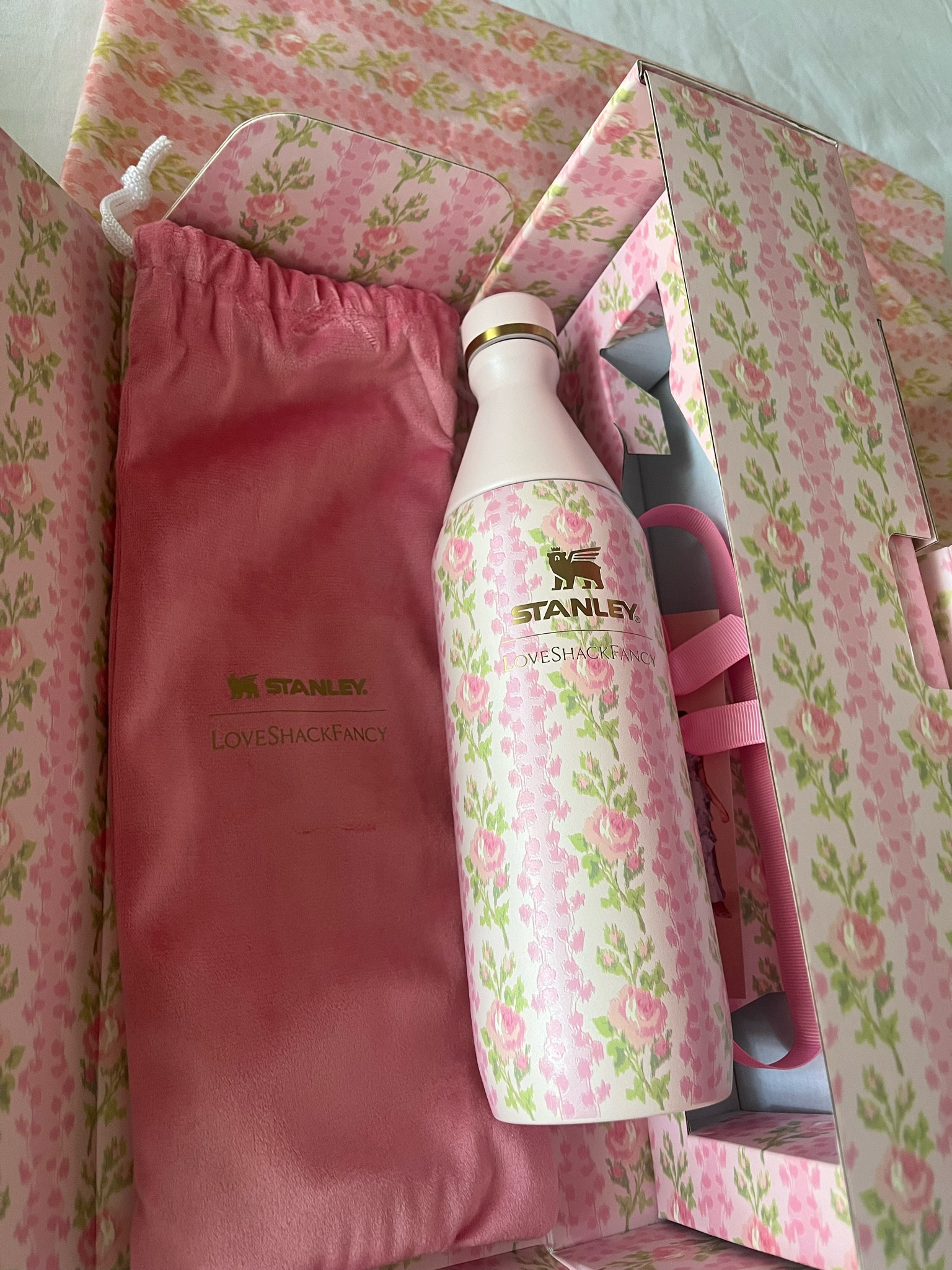 Still obsessing over this LOVE SHACK FANCY X STANLEY COLLAB!!🎀😊🪞 #loveshackfancy #stanley #backtoschool #waterbottle 

#LTKStyleTip #LTKBacktoSchool #LTKFindsUnder50