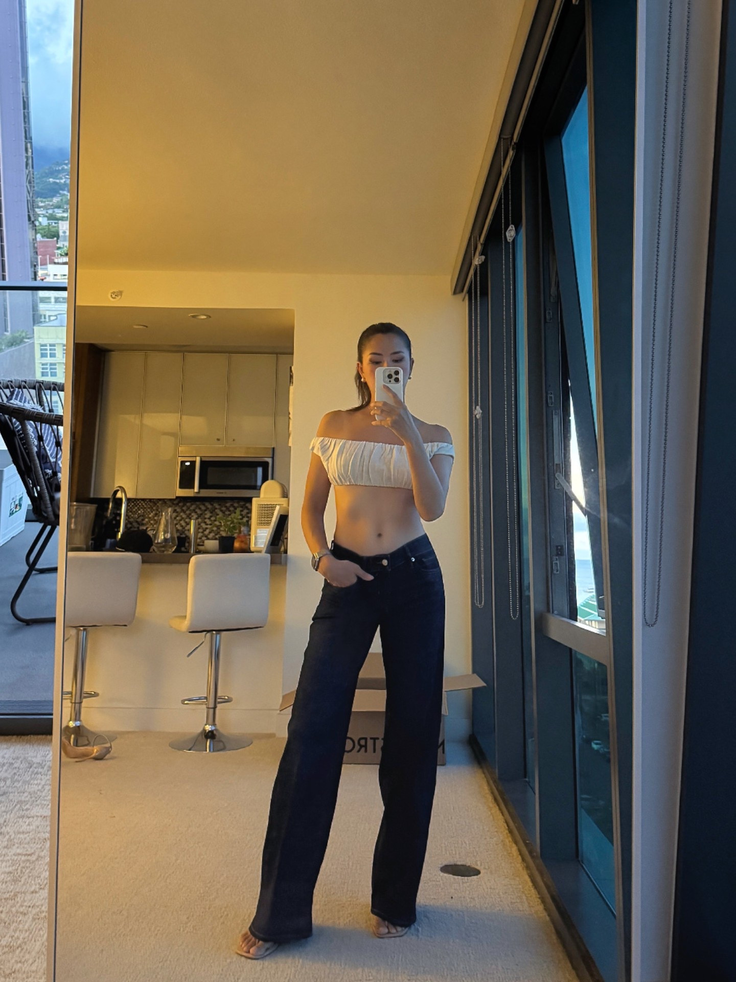 Size 25 in this denim! It runs one size big. Size XS in the top

#LTKootd