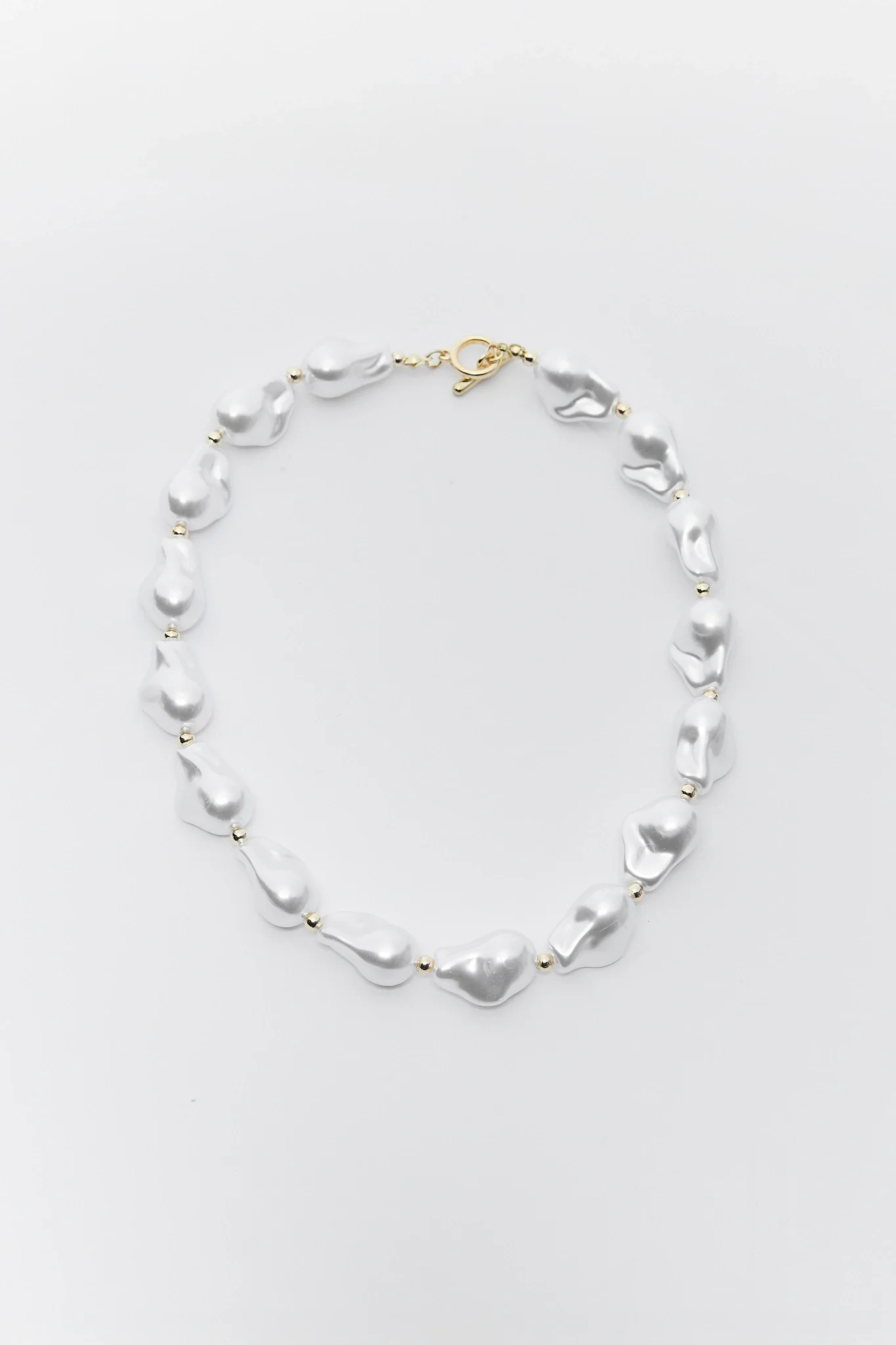 White Baroque Pearl Necklace | Avara
