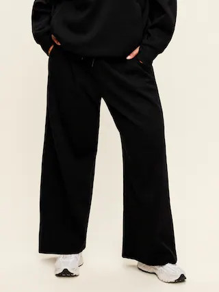 Extra High-Waisted Dynamic Fleece Wide-Leg Sweatpants | Old Navy (US)