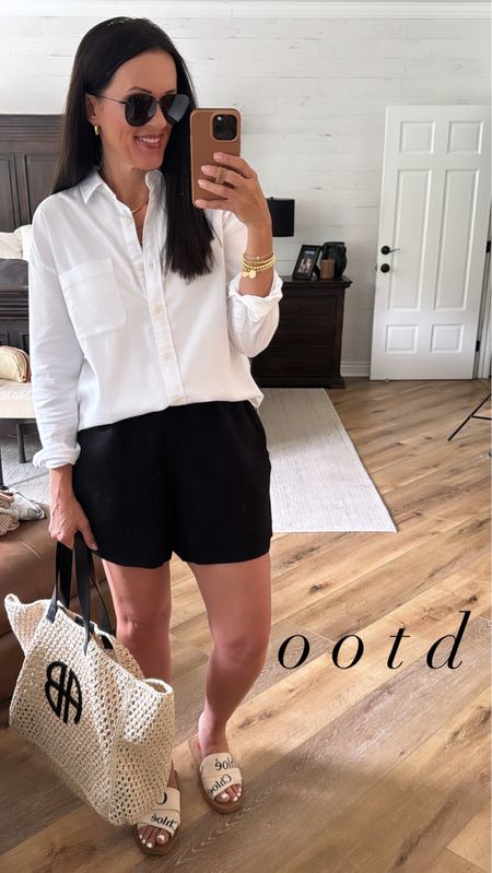 Easy summer outfit!

Sizing:
White button down-Faherty, wearing small
Shorts-H&M, wearing medium 
Chloe sandals-run TTS

Summer outfit | casual outfit | black shorts 



#LTKOver40 #LTKStyleTip #LTKFindsUnder100