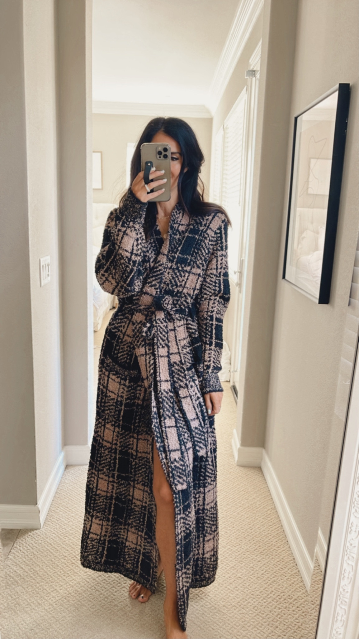 I’m just shy of 5’7 wearing the size XXS/XS robe runs naturally oversized. So cozy and would make a great gift this season! 

#LTKSeasonal #LTKstyletip #LTKGiftGuide