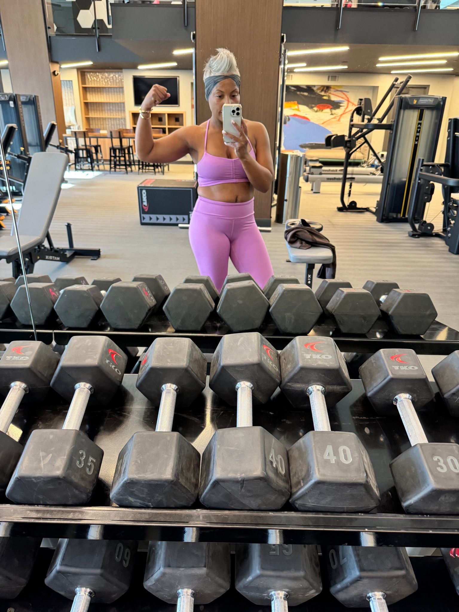 #fashion #fitness #gymoutift #outfitinspo #flyageless #silverhair #pixiecut #whatiwore #shorthairstyle #midlife #fashionover40 #stylereel #strongmom #whatifound #Mother'sDay #GiftsForHer #sportymom #activemom #healthandwellness #fitmom

#LTKOver40 #LTKActive #LTKGiftGuide