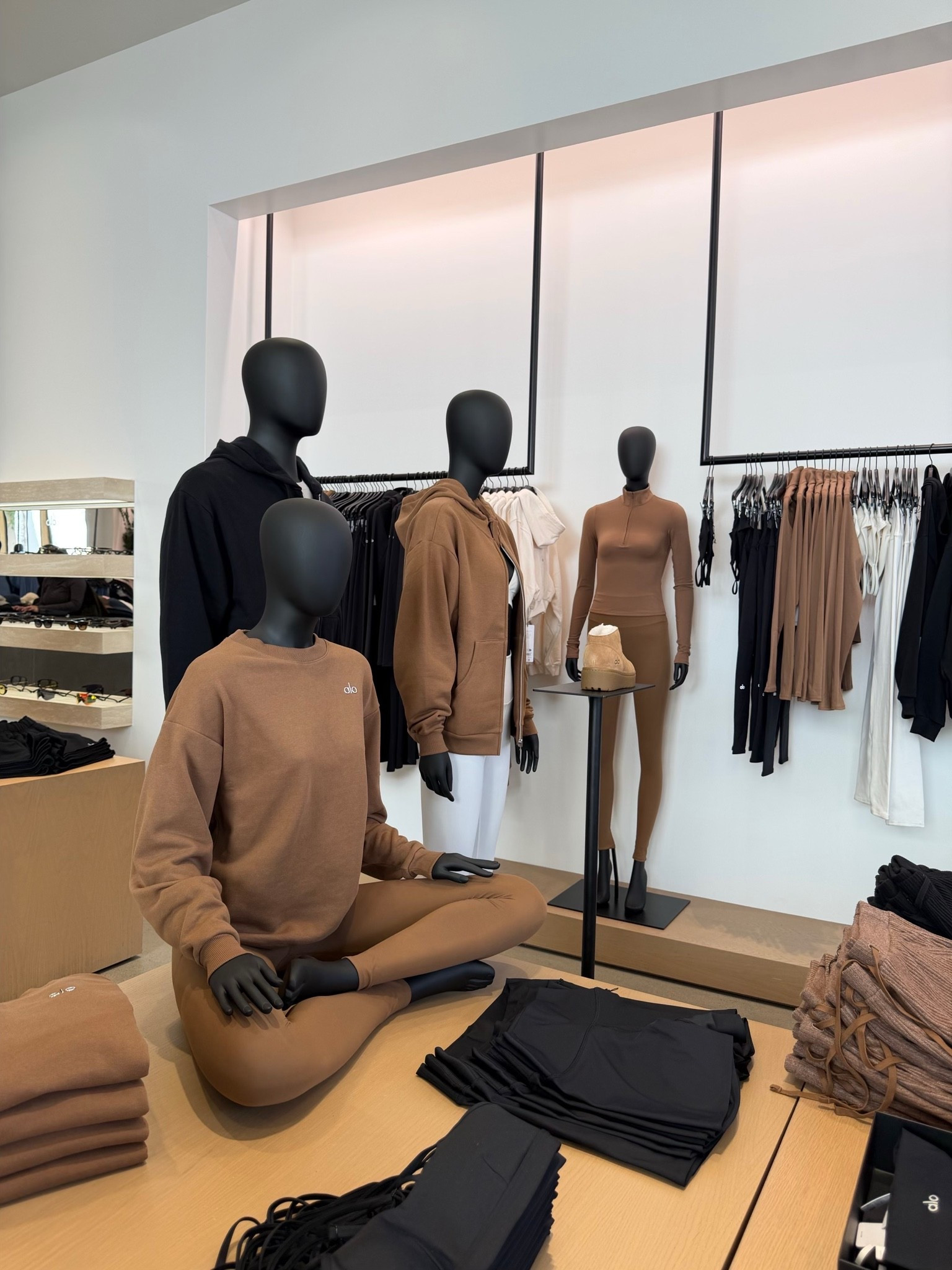 New Alo yoga color: Java brown