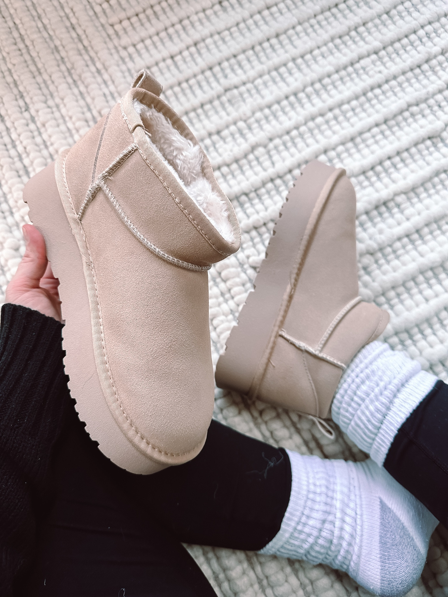 Ugg look alikes! True to size 



#LTKStyleTip #LTKShoeCrush #LTKFindsUnder100