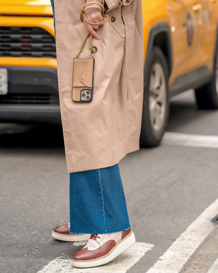 NYC moves fast, and my wardrobe finally keeps up. There is a specific kind of freedom in pieces that don’t require a second thought-where architectural lines meet total movement.

The Essentials

• The Smart Closet: This trench is from @armoire.style. They are the only rental service with an Unlimited membership that lets you keep your favorites until the new case arrives. Designer brands, human stylists, and no laundry-it is a game changer. Use my code kateromanoff for up to 60% OFF your first month + 2 free bonus items! Link in bio. 🎁

• The Denim: @dearjohndenim. Premium fabric that moves with you, not against you. Clean, intentional, and built for real life

• The Accessory: My @bandolierstyle case is a total city life-hack. It simplifies the day while keeping the aesthetic intact. Hands-free is the only way to navigate NYC.
