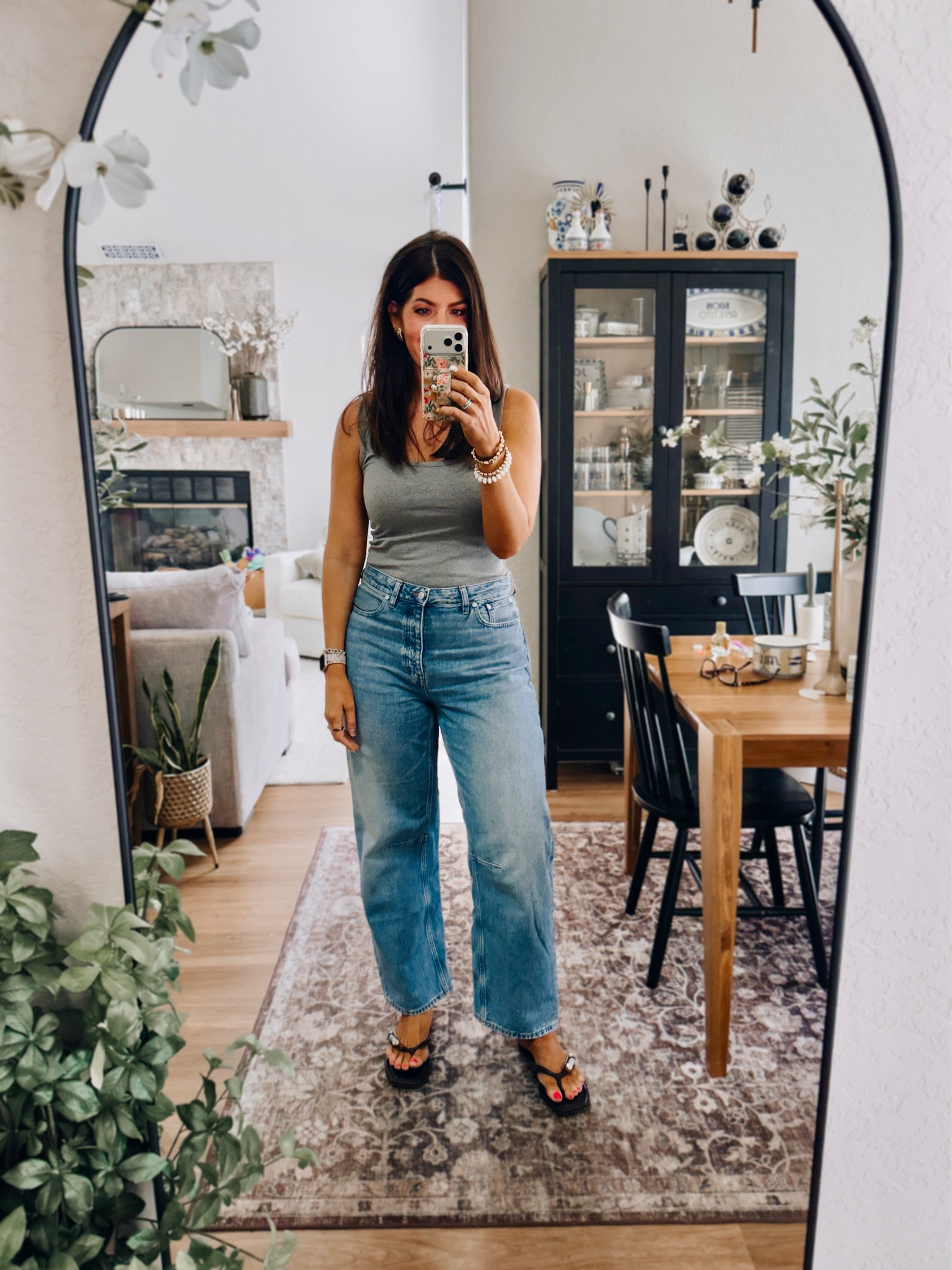 What I wore for errands
In a medium tank and 29 regular jeans

#LTKSaleAlert #LTKMidsize #LTKOver40