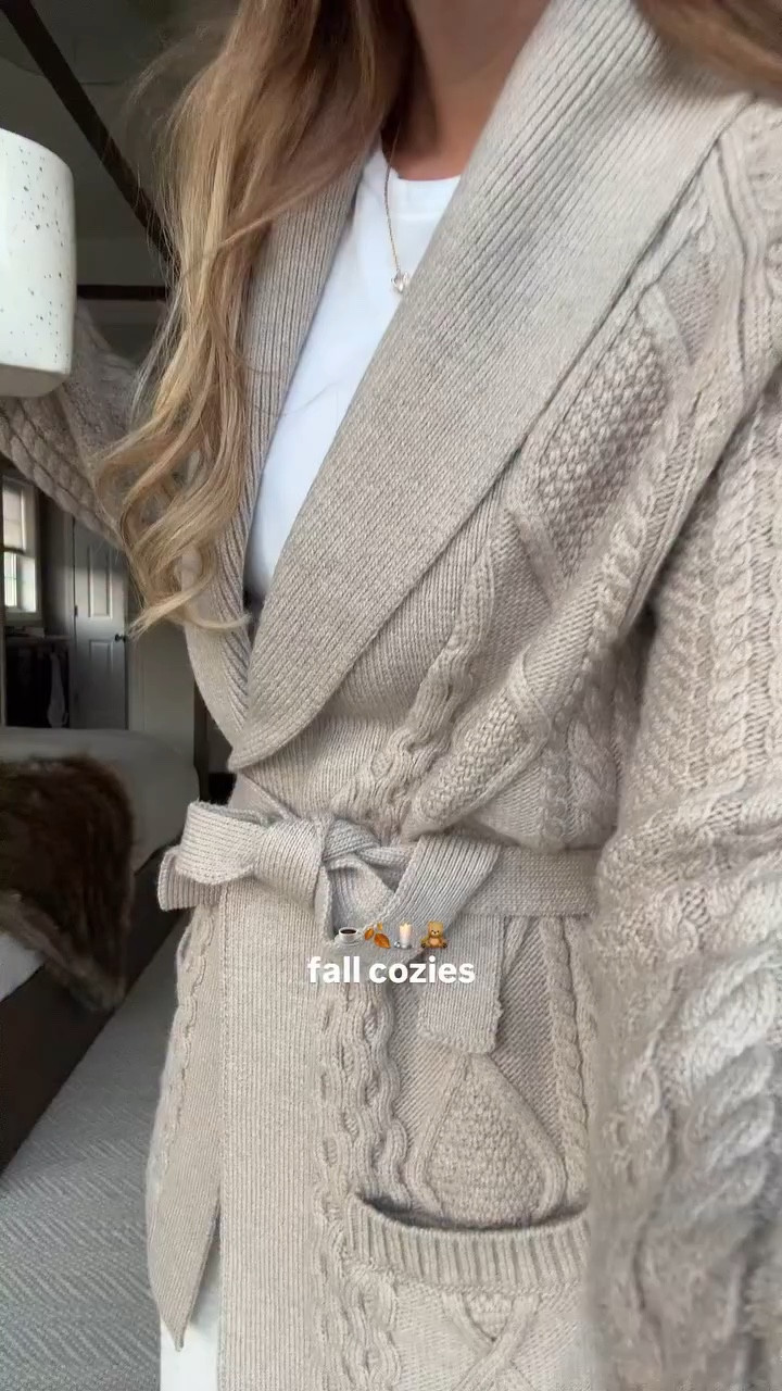 10/10 you need thissss cozy comfy fit ✨ you’ll be wearing it for all the ‘ber months 🤌🏼🍁🤎🕯️

#LTKStyleTip #LTKSeasonal