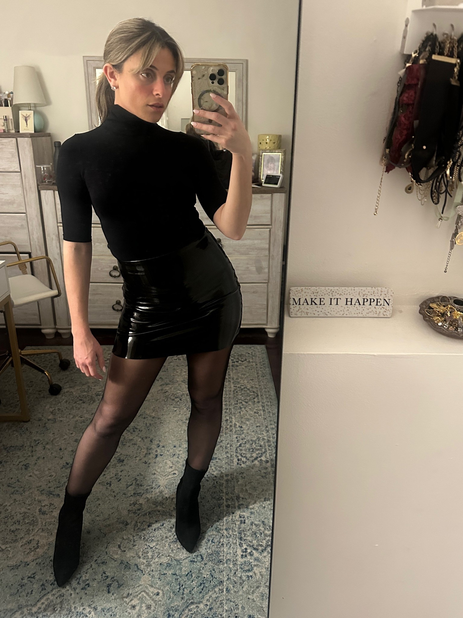 Thank you Commando for the patent leather skirt I’m so obsessed!! 

#LTKStyleTip #LTKSeasonal #LTKOver40