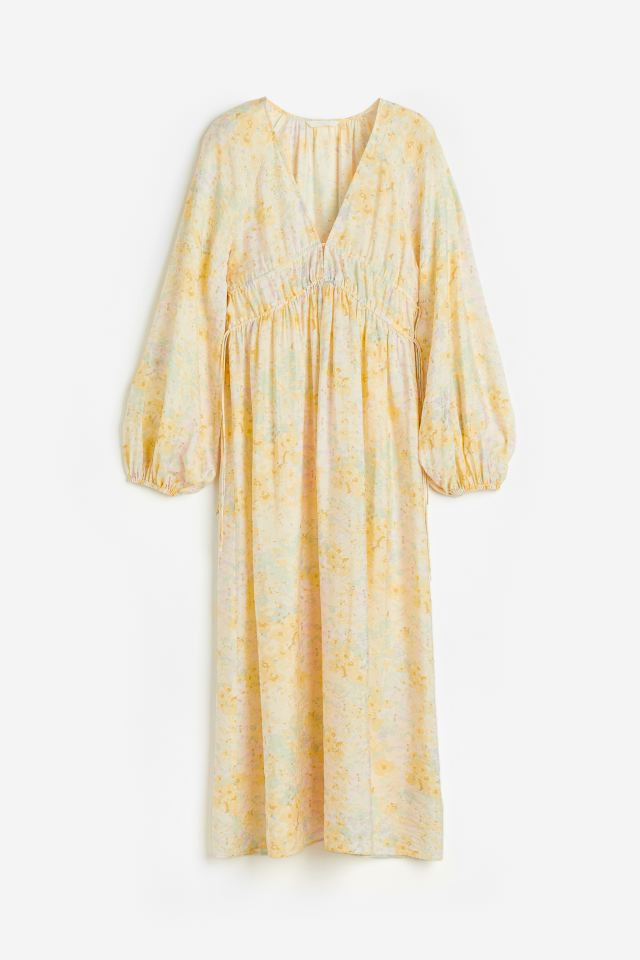 Oversized tie-detail dress | H&M (UK, MY, IN, SG, PH, TW, HK)