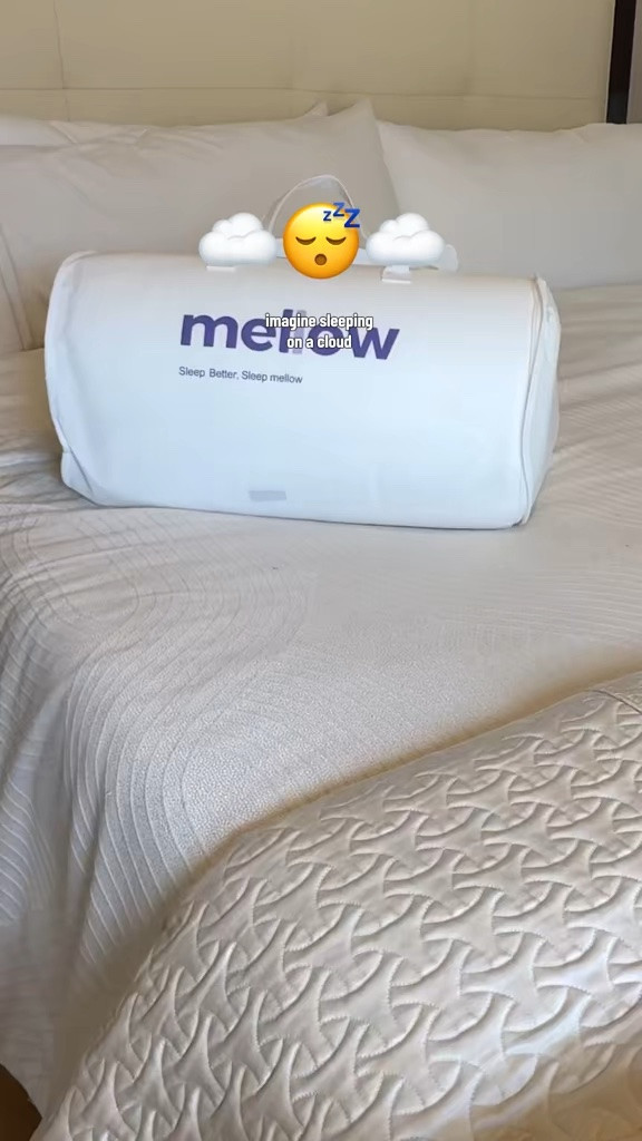 double stuffed. extra fluffy feels like a marshmallow cloud
I'm obsessed @Mellow Sleep
#mellowsleep #comforter #bedding #cozyroom #marshmellowcomforter