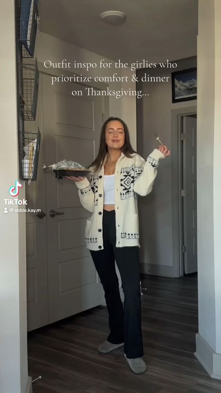 Outfit inspo for the girlies who prioritize comfort & dinner on Thanksgiving…
Aka girlies like me 🦃🥧


 #thanksgivingoutfit #cozyoutfit #comfyoutfit #falloutfit #winteroutfit #outfitideas #winterstyle #sweatset #thanksgivingoutfit2023

#LTKHoliday #LTKSeasonal