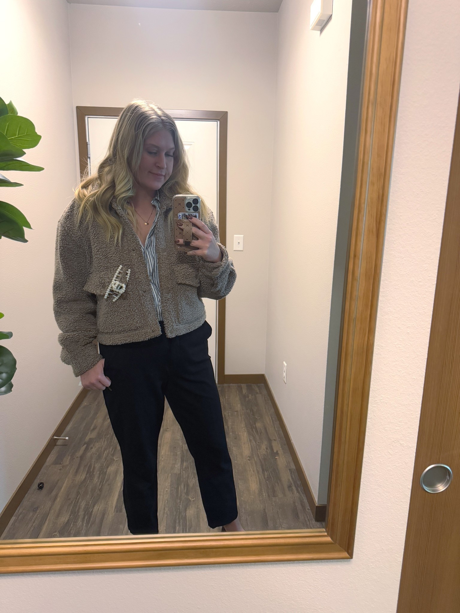 This exact Sherpa jacket from Abercrombie is sold out, but I linked a similar one! Office wear, business dress code, business casual outfit, working mom outfit 

#LTKWorkwear #LTKSeasonal #LTKMidsize