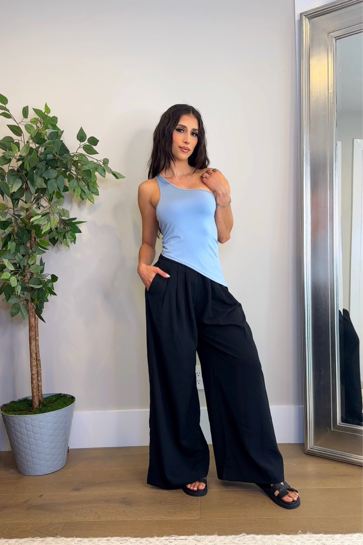 AmaOn finds widelwg pants and asymmetrical top #amazon #amazonfashion #widelwgpants 