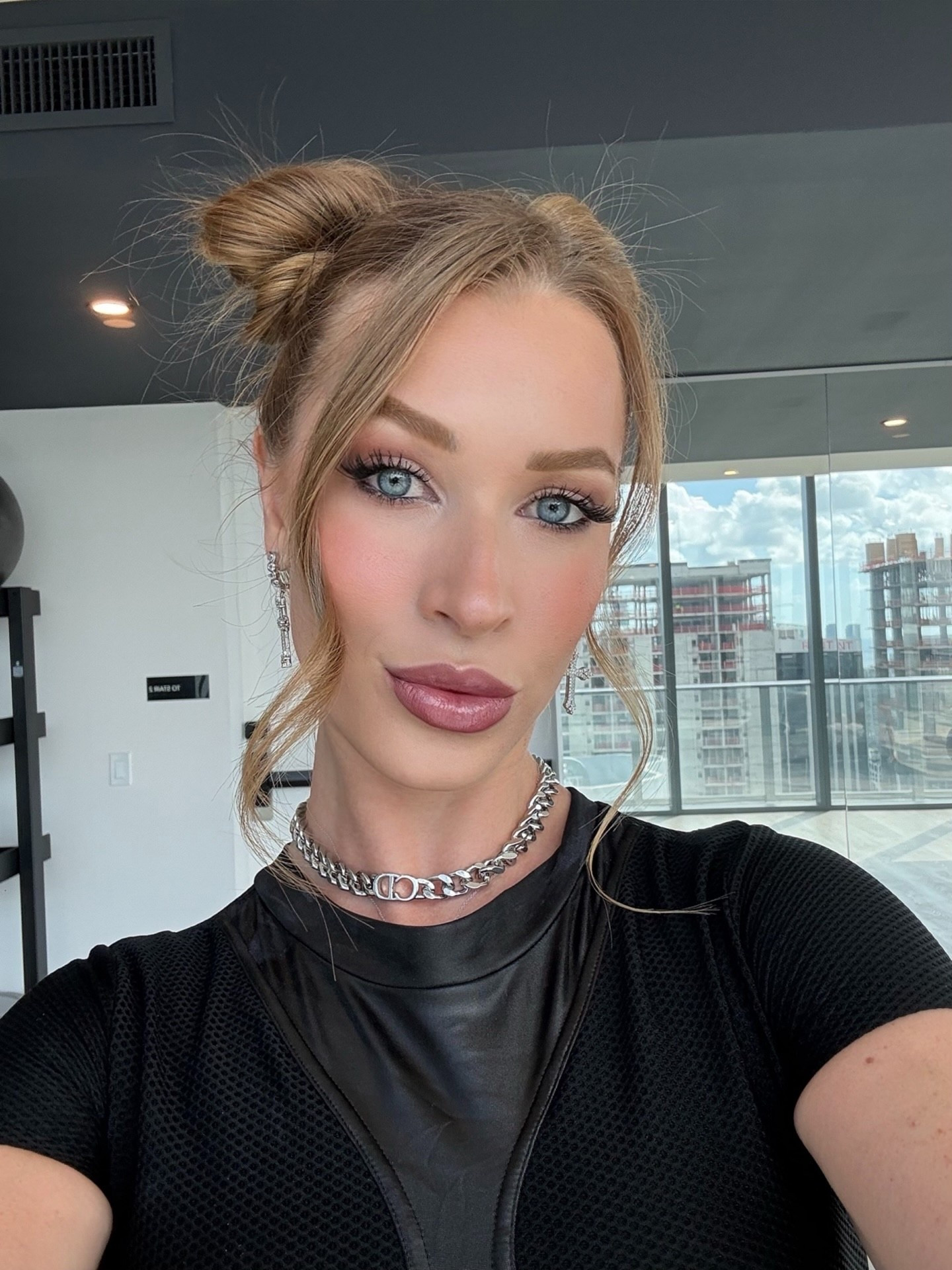 Up close and personal 🖤 The lip combo everyone’s been asking me about linked below ✨👄✨

•
•
•

#softglam #miamicreator #beautylook #glammakeup #miamiinfluencer

#LTKBeauty #LTKSpringSale #LTKgrwm