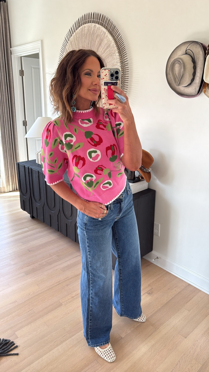 code betsy15 works for avara for new customers - i’m wearing a medium top and 28 jeans ♥️

#LTKootd #LTKSaleAlert #LTKSeasonal