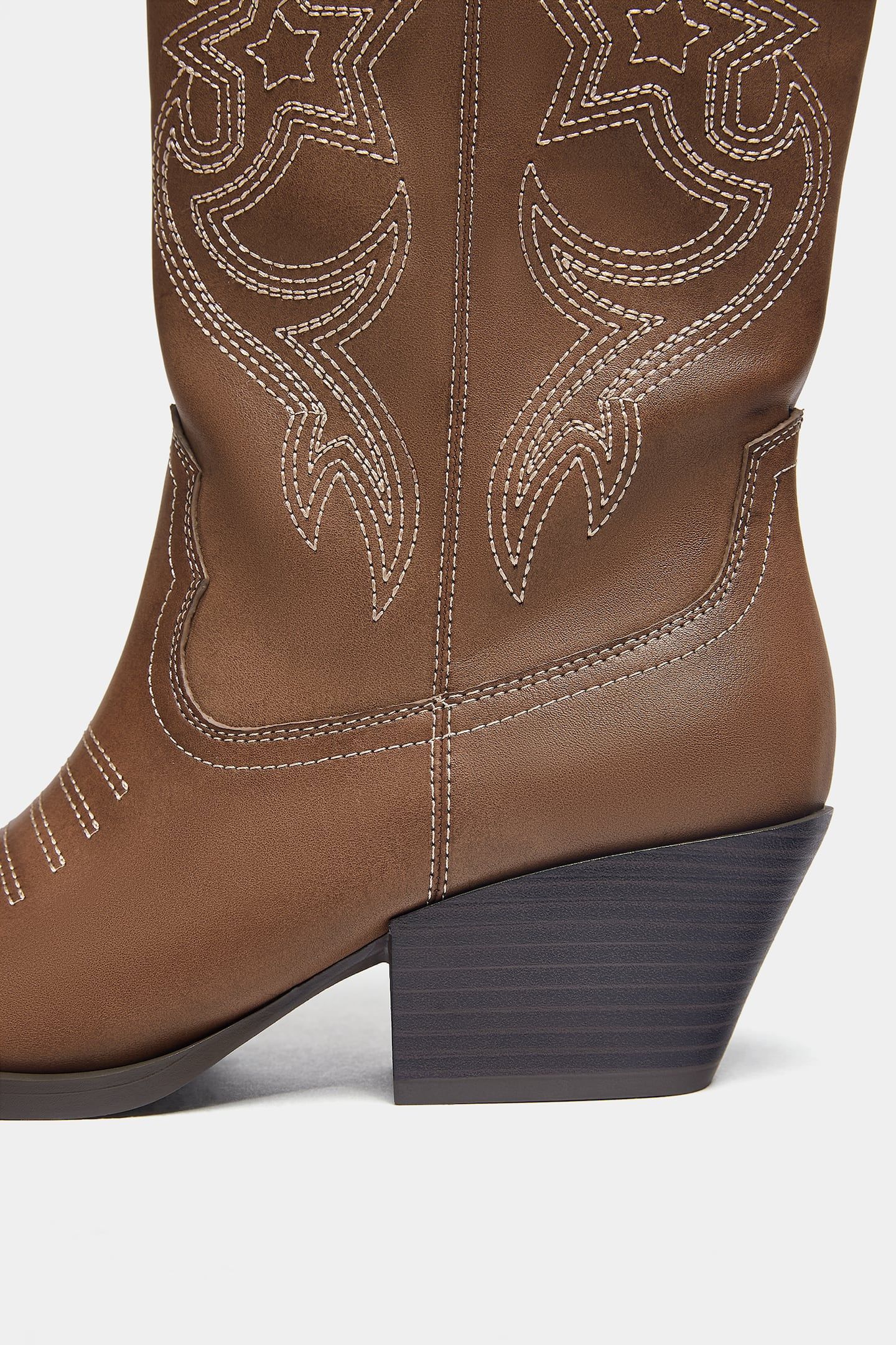 Embroidered cowboy boots | PULL and BEAR UK