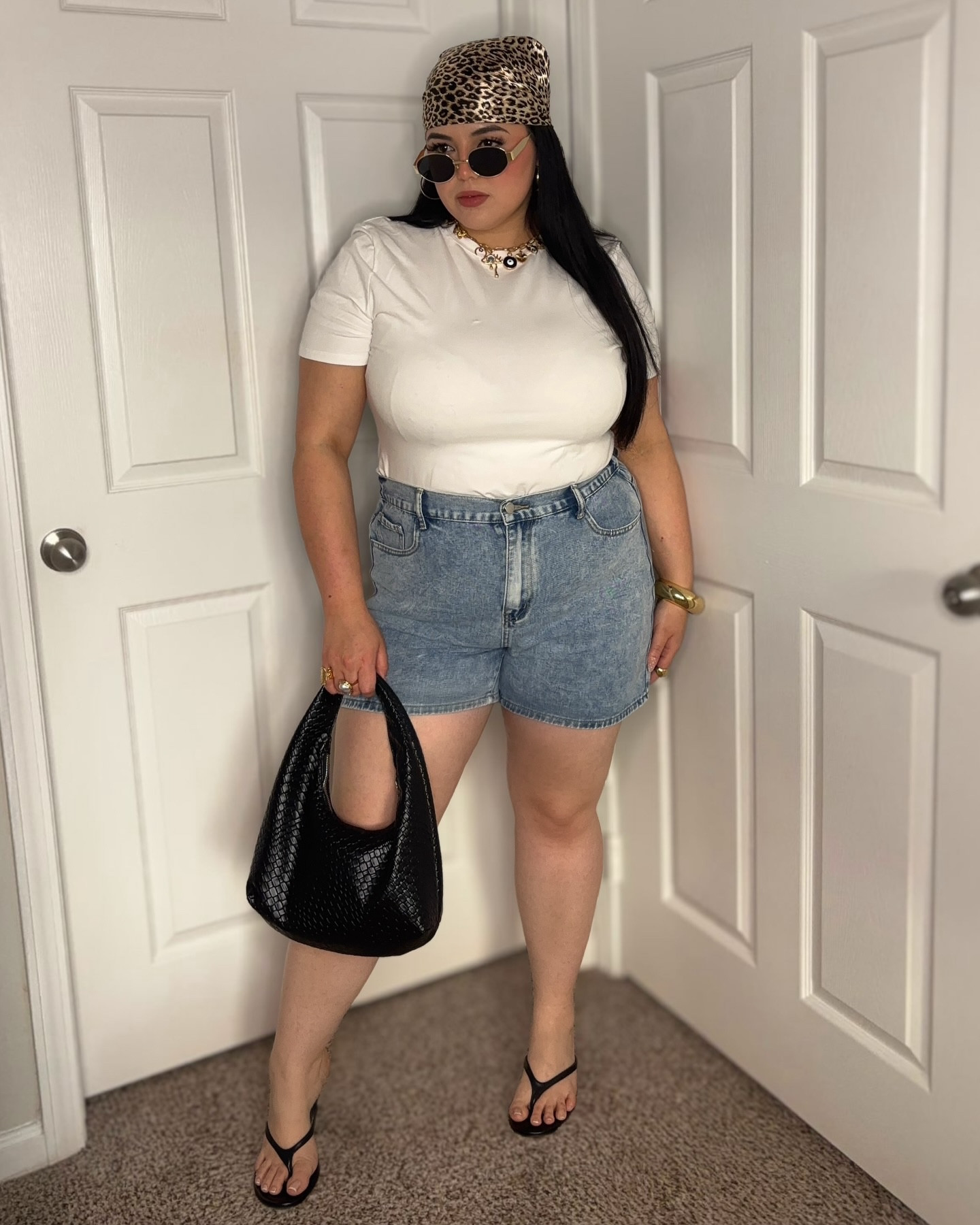 Fresh season, fresher wardrobe 🐆

Follow me on my LTK and shop this look link in bio 🔗

🔍Search ON SHEIN 🌶️
Top: 49326888
Sandals: 66524179
Shorts: 51295561
Sunnys: 404056429
Bandana: 101707554
Necklace: 48415783

#fyp #fypviralジ #reels #fashioninspo #ootd