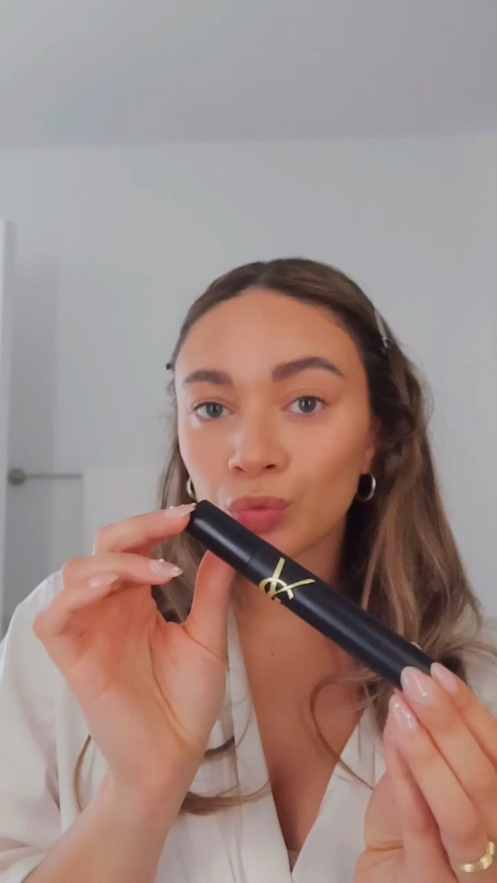 If you want something simple that still gives you that glow, this everyday makeup look is for you 💄✨

everyday makeup tutorial, minimal makeup routine, natural glow makeup, no-makeup makeup, quick makeup ideas, beginner-friendly makeup, easy beauty routine, makeup tips, daily face makeup, makeup products, glowy skin routine, casual makeup look, everyday makeup look. 

#LTKFestival #LTKBeauty #LTKParties