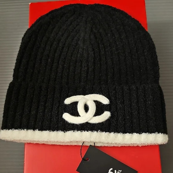NEW FASHION Black and White Knit Hat | Poshmark