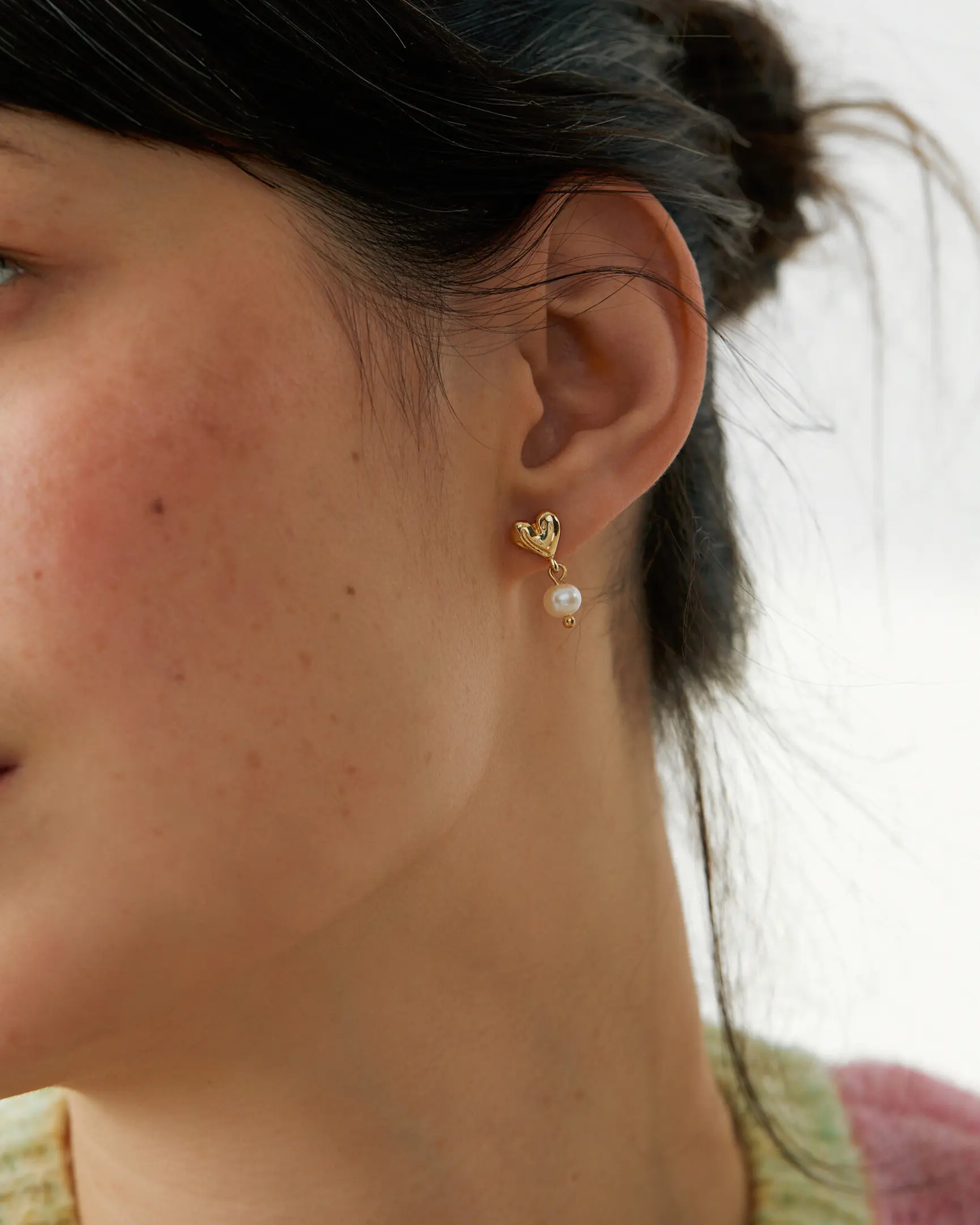 Ivy Mini Gold Heart With Pearl Drop Earrings | Oliver Bonas | Oliver Bonas (Global)