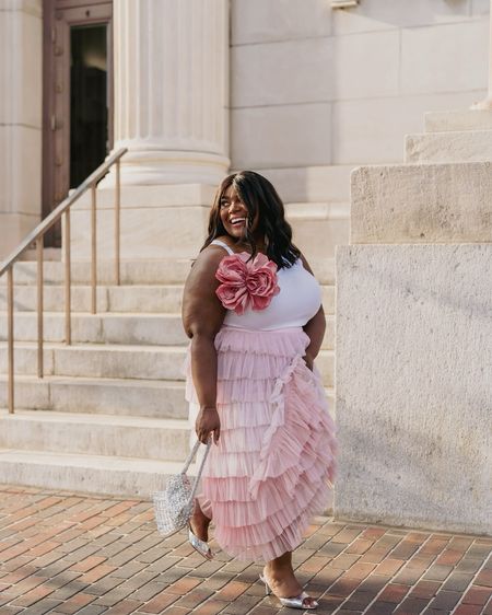 Let’s dress like the icon Carrie Bradshaw but make it curvy — ᴀ ʟᴀ ᴄᴜʀᴠʏ ʙʀᴀᴅꜱʜᴀᴡ. 

Tank XXL
Skirt 3X - need a 2X runs large 

Plus Size Fashion, Carrie Bradshaw Style, Pink Tulle Skirt, spring trends, summer vacation, outfit inspo

#CurvyBradshaw

#LTKPlusSize #LTKFindsUnder50 #LTKFindsUnder100
