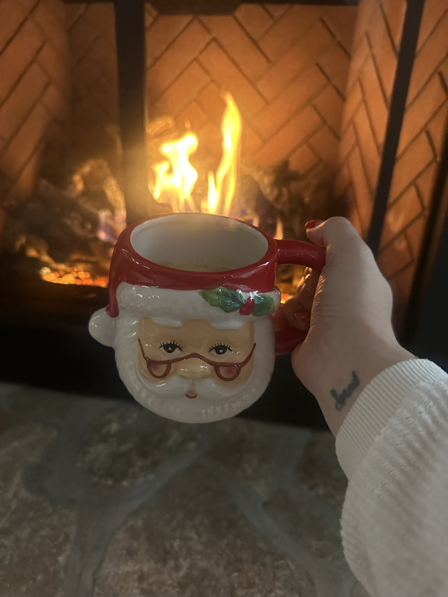 Still shamelessly using my Christmas mugs😅 

Happy New Year’s Eve!

#LTKHoliday #LTKfoodie #LTKmorningroutine