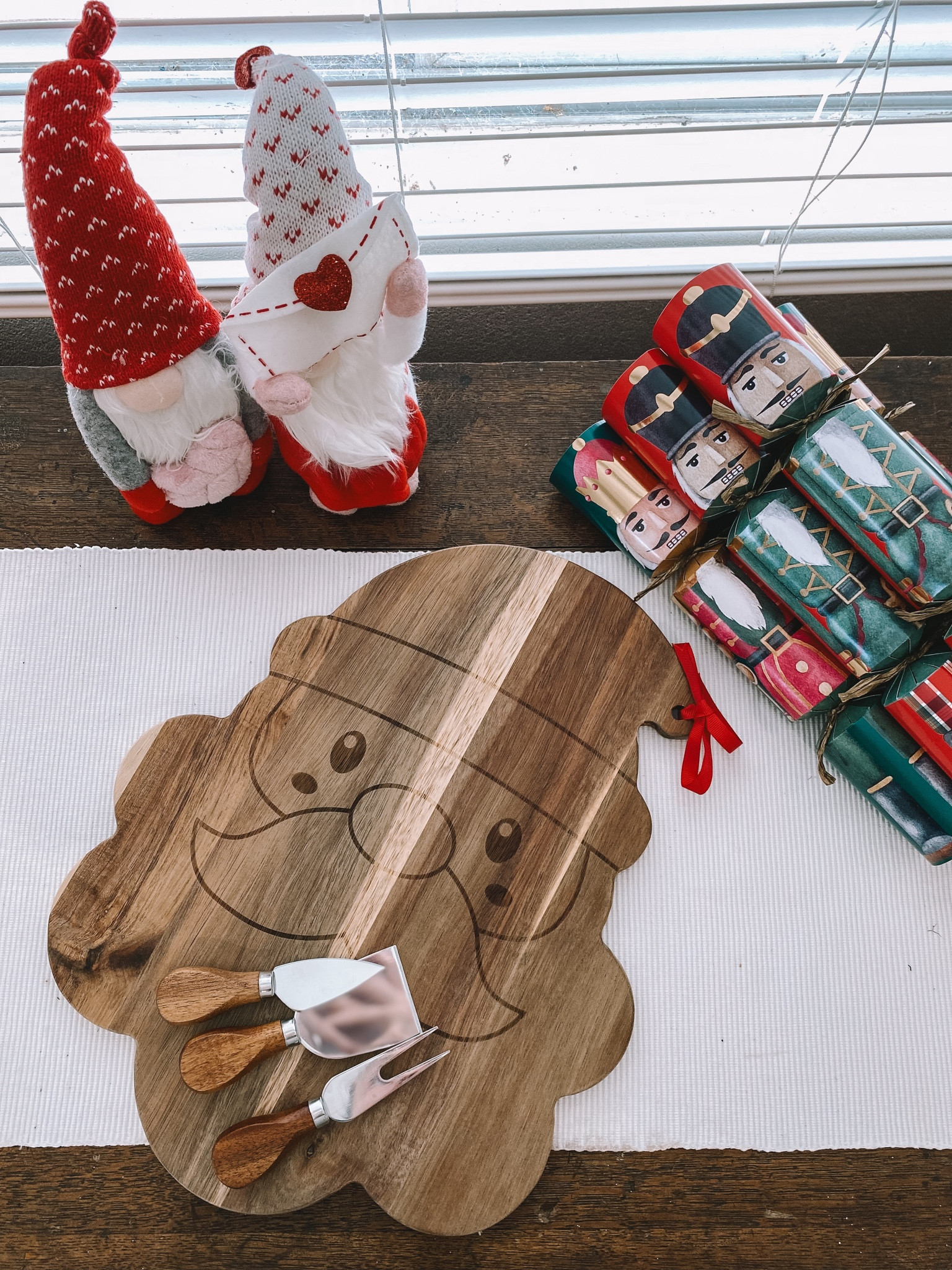 This Christmas, let the feast be your decor.

Keep it simple with minimal decorations and let those beautiful plates of food steal the show.

#christmasfeast #simpleelegance #foodasdecor

#LTKSeasonal #LTKaustralia #LTKCyberWeek