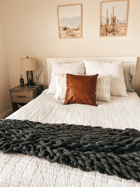 Bedroom style 
Queen bed 
Wayfair 

#LTKhome #LTKSeasonal #LTKsalealert