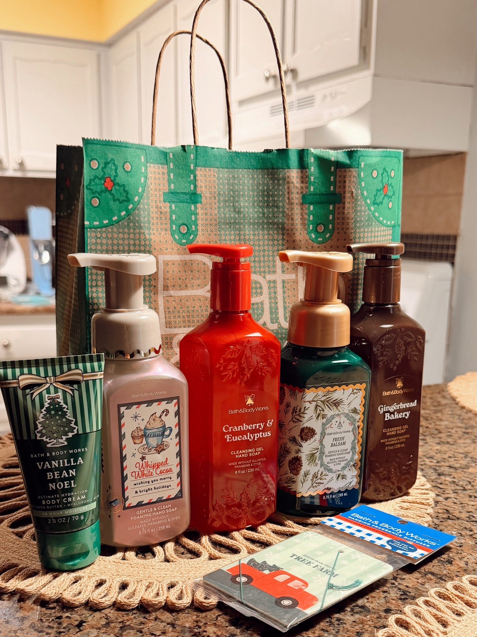 All body care sale at BATH BODY WORKS! Stocking stuffer & gift idea! 

#LTKHoliday #LTKGiftGuide #LTKBeauty