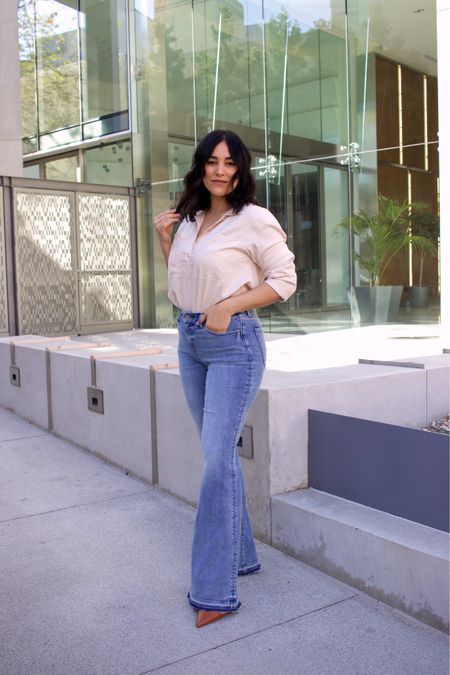 An easy jeans outfit to recreate asap! These jeans are so flattering and  comfortable. And you can wear these pieces together or separately making them versatile pieces to add to your closet.

Shirt // M
Jeans // M
Heels // 8

#LTKstyletip #LTKshoecrush #LTKfindsunder50