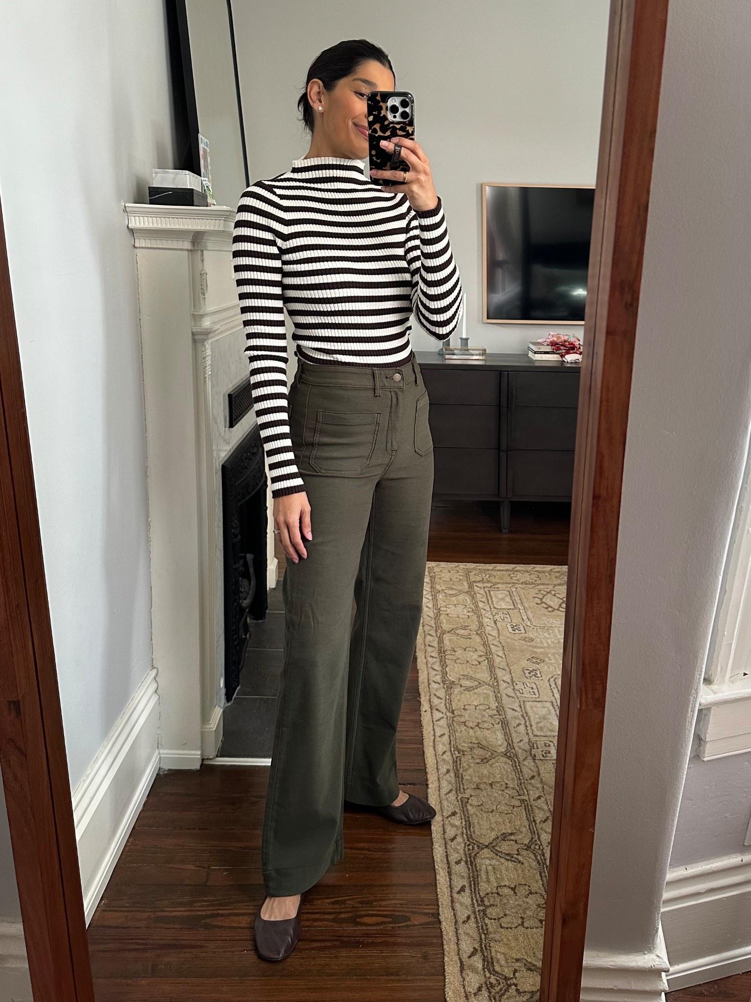 Old Madewell top, linked similar 

Faherty pants run stretchy, TTS 

#LTKootd #LTKmomlife #LTKdayinmylife